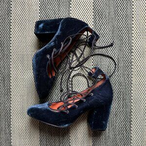 BLUE VELVET LACE UP HEEL